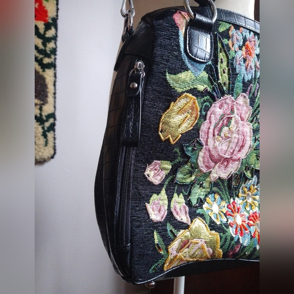 Mellow World beaded floral multi strap cross body purse - Picture 7 of 13